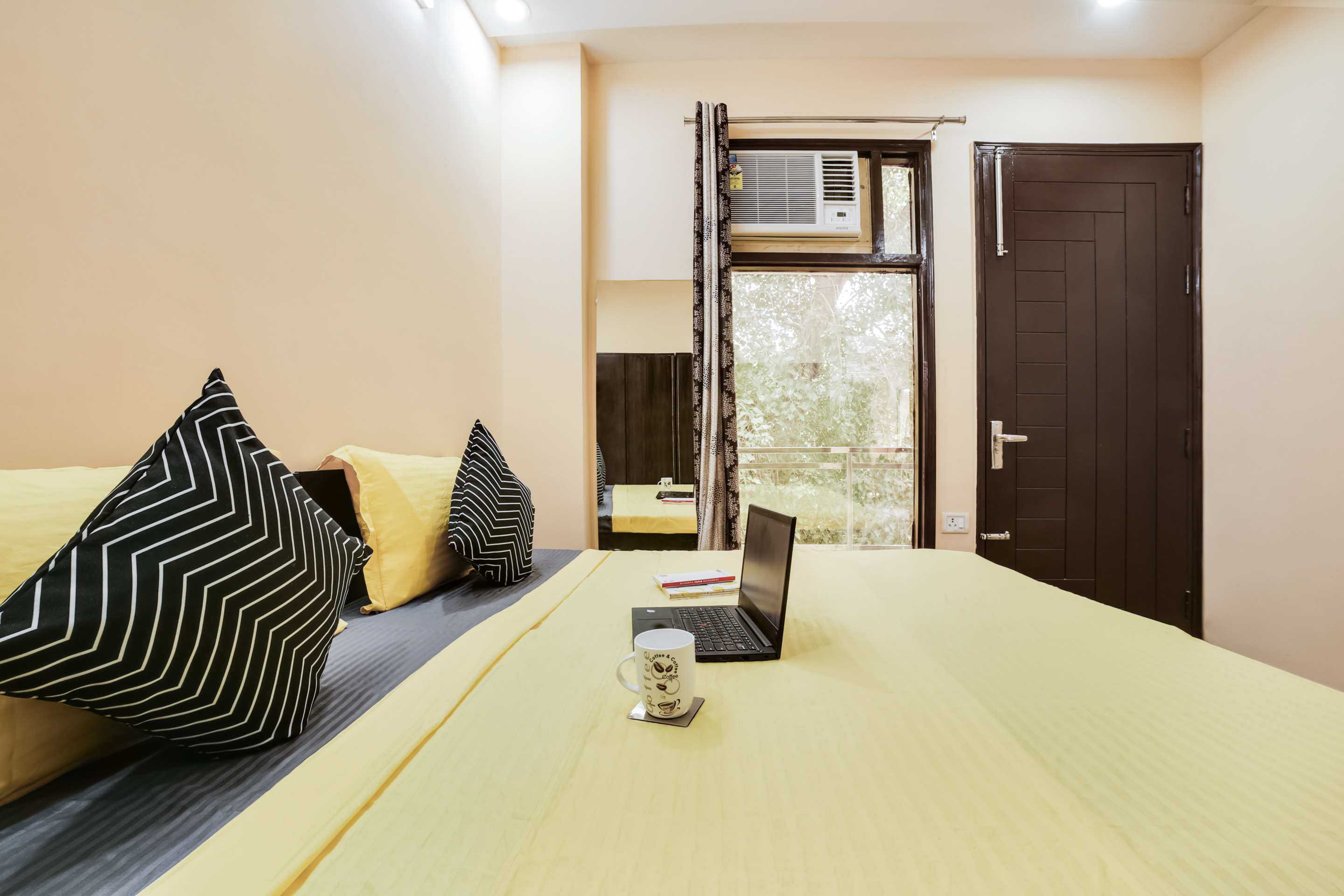 PG in GTB Nagar Metro Delhi, Rent Private/Shared Rooms at PG Price