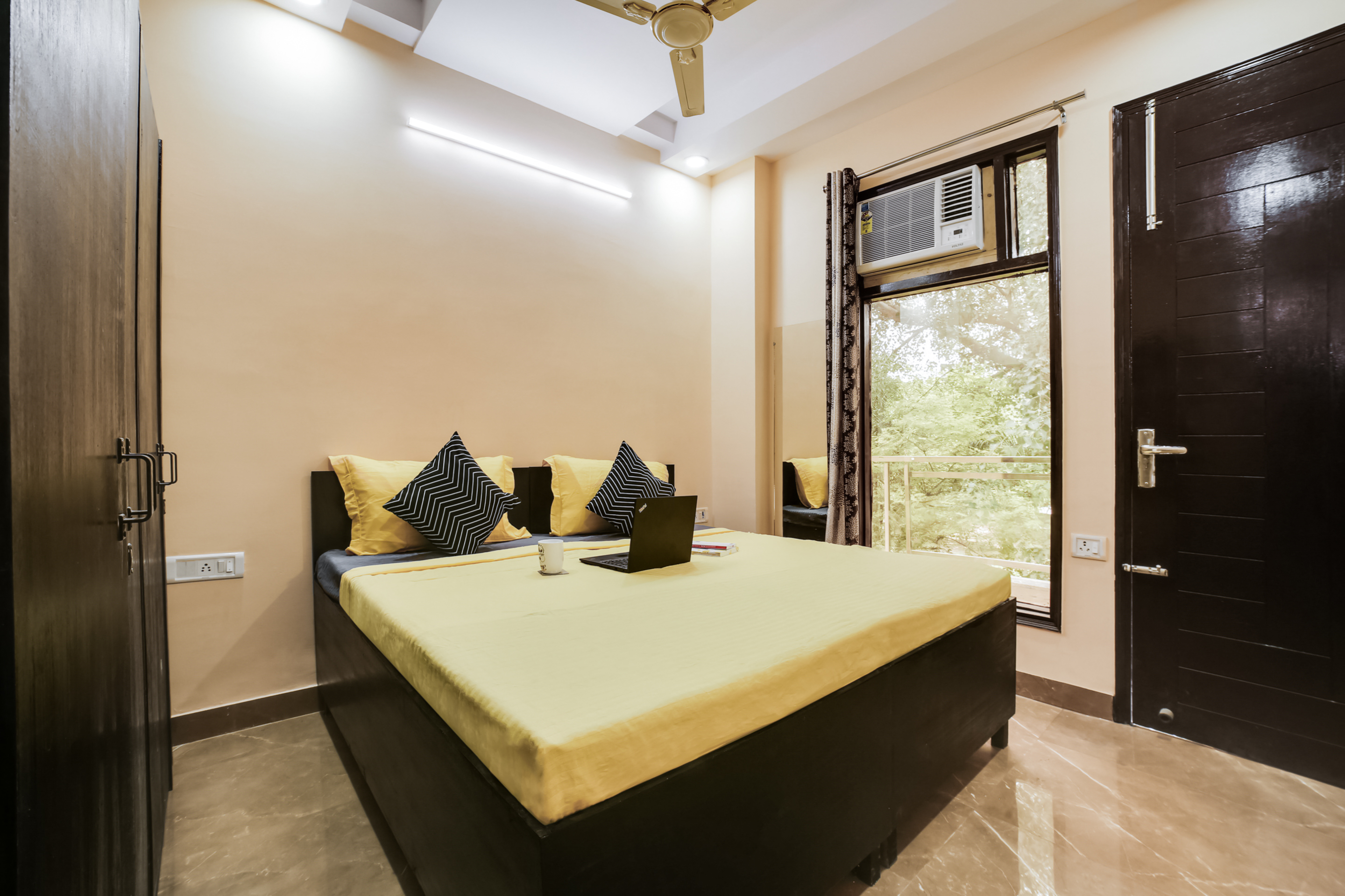 PG in GTB Nagar Metro Delhi, Rent Private/Shared Rooms at PG Price