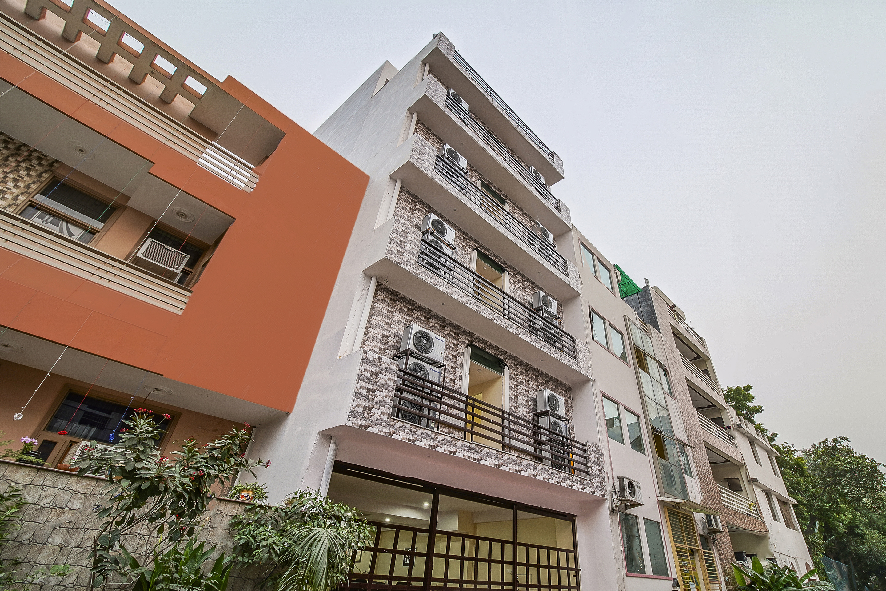 PG in Huda City Centre Metro Gurgaon, Rent Private/Shared Rooms at PG